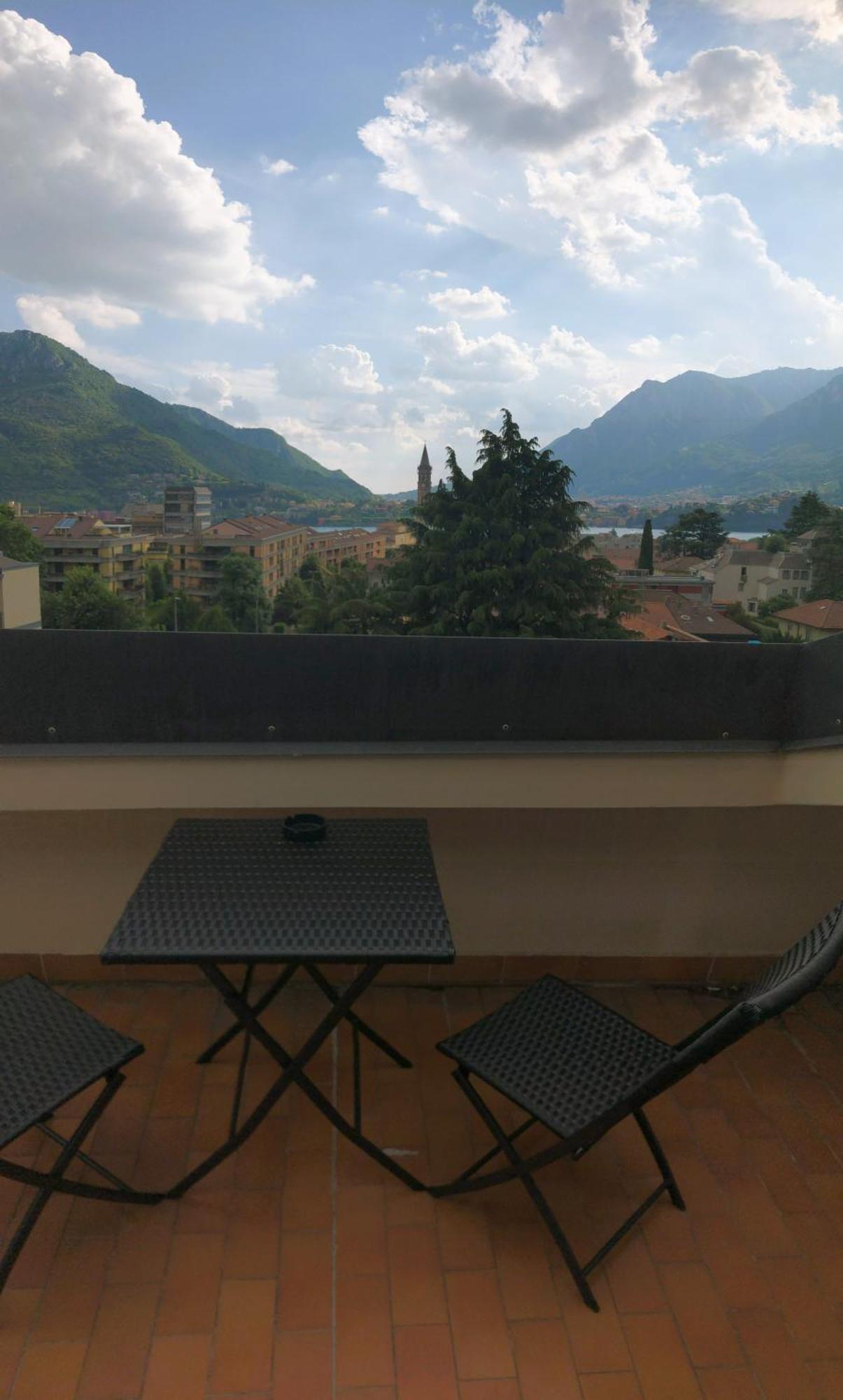 Bright Penthouse Close To Center With Terrace And Lake View Lecco Exterior foto
