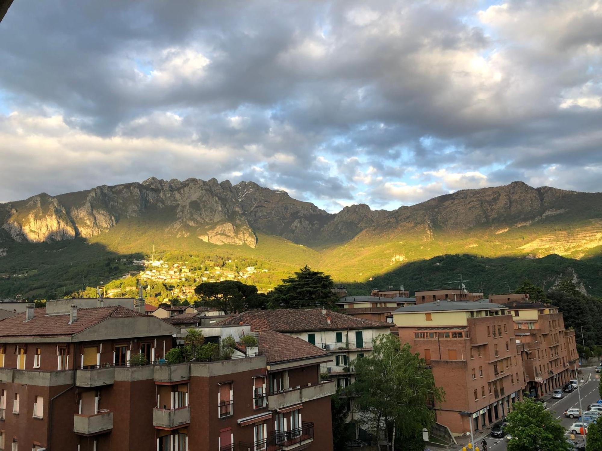 Bright Penthouse Close To Center With Terrace And Lake View Lecco Exterior foto
